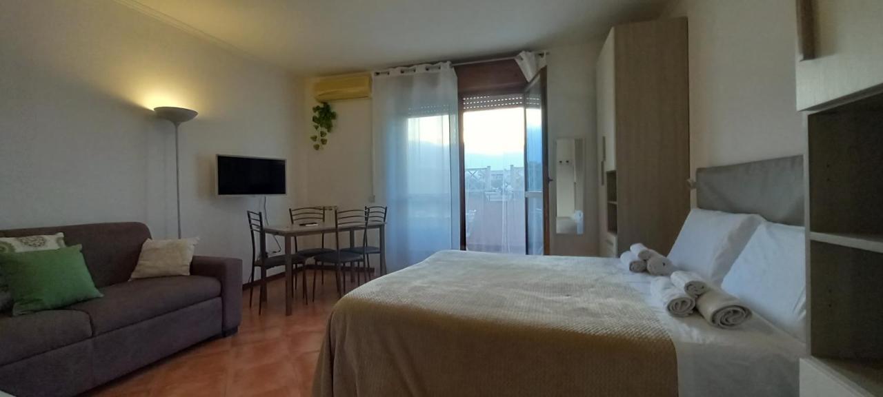 Alloggio Turistico A Via Modugno Vitinia Eksteriør bilde